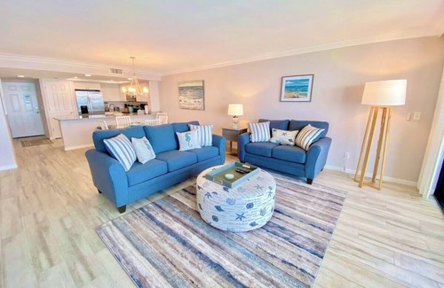 Punta Rassa Condo | Stunning Sunsets & Water Views w/Heated Pool & Beach Near Sanibel