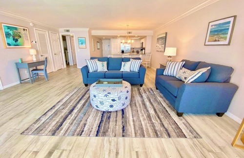 Punta Rassa Condo | Stunning Sunsets & Water Views w/Heated Pool & Beach Near Sanibel