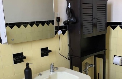 Marina District Apartment | Stunning top floor 2 bedroom apt in the Marina, one block from the bay and park