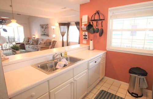 Lakeland Condo | Stunning Top Floor View! Queen Bunk Bed! Family Friendly Harbour Towne Complex! Slip Close to Unit!