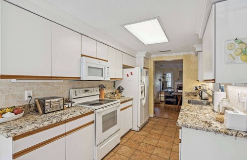 Shipyard Plantation House | Stunning Townhome for 6 Near Beach with Pool