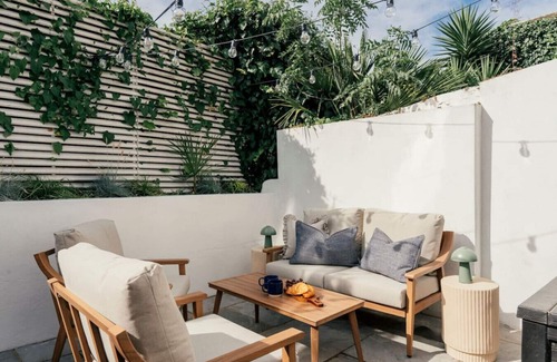 Parsons Green and Walham House | Stunning Townhouse in Parsons Green, Fulham