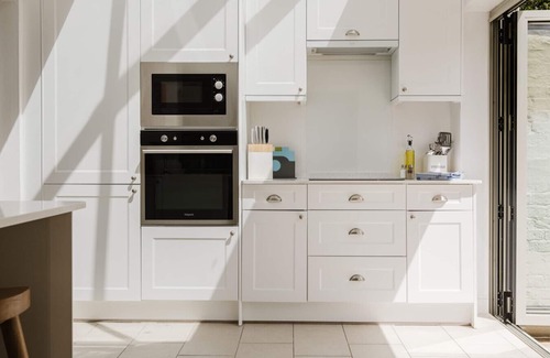 Cheltenham House | Stunning Townhouse & Annexe in Central Cheltenham