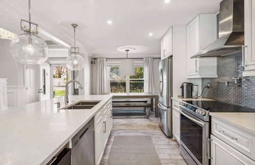 Southampton House | Stunning Townhouse w Tennis & Pool