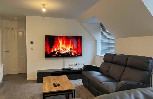 Patchway Apartment | Stunning Two-Bedroom Apartment at A3REE, Free Parking, near Cribbs Causeway Mall