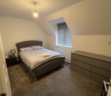 Patchway Apartment | Stunning Two-Bedroom Apartment at A3REE, Free Parking, near Cribbs Causeway Mall