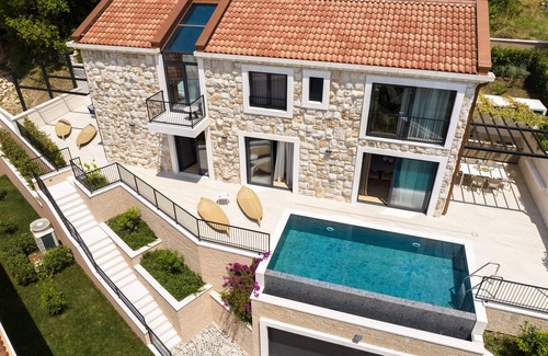 Slano Villa | Stunning two-story modern villa nestled by the seaside
