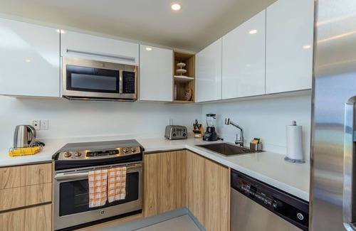 Noord Condo | Stunning. Unique. And Very Upscale Condo