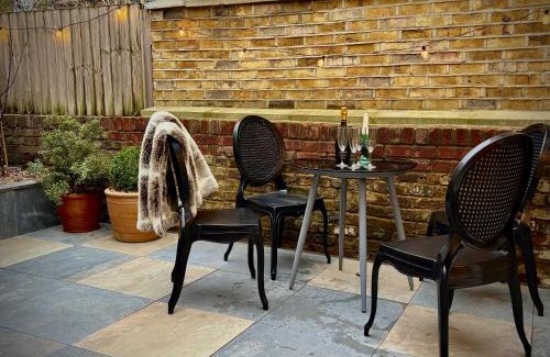 Queen's Park Apartment | Stunning Urban Retreat in the heart of London