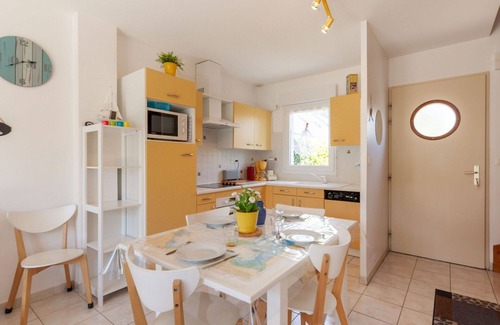 Hauteville-sur-Mer House | Stunning villa for 6 guests with WIFI, TV, terrace and parking