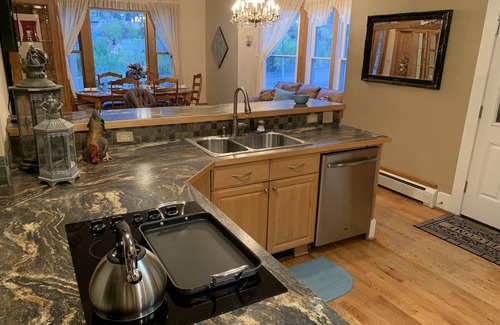 Ouray House | Stunning Victorian with Mountain and Waterfall Views Sleeps 8 Adults in Ouray CO