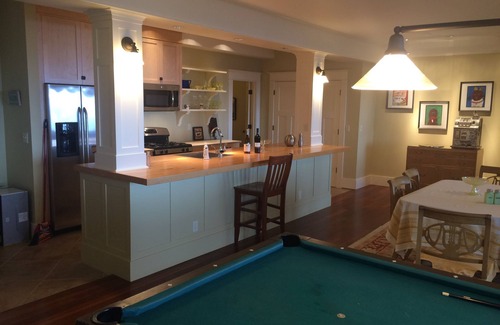 West Queen Anne House | Stunning View Apartment in 5 Star Queen Anne Home