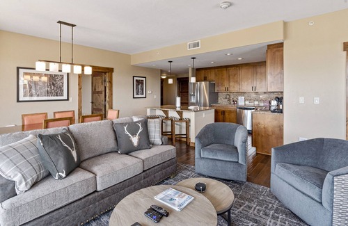 Steamboat Springs House | Stunning view & upscale condo w/shared pool, hot tubs, fitness, game room & more