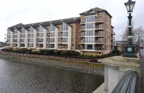Belfast Central District Apartment | Stunning views and city side-Belfast City-2 Bedroom-5 Guests-Wifi & Parking