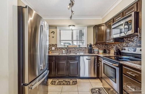 Ono Island Condo | Stunning views beach access pool courts onsite mgmt near dining snowbird rates.