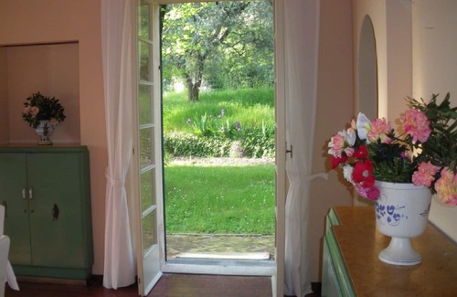 Garda Villa | 'Stunning Views': beachfront villa with pool