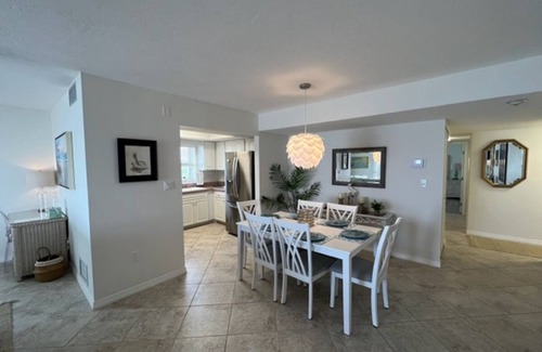 Longboat Key Condo | Stunning Views, Directly on beach, Pool, Private Corner Unit