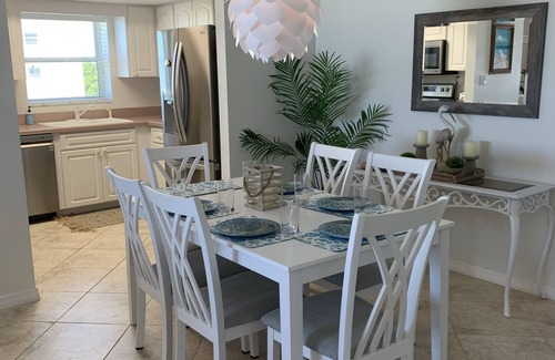 Longboat Key Condo | Stunning Views, Directly on beach, Pool, Private Corner Unit
