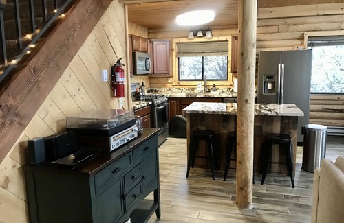 Pine House | Stunning Views from 3 Level Home, Majestic Sunrise and Mountain Scapes