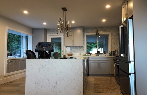 West Vancouver House | Stunning Views in West Vancouver w/Pool + Hot Tub close to Downtown Vancouver