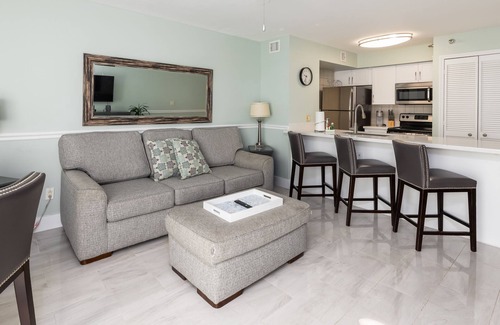 Tavernier Condo | Stunning Views & Modern Comforts at Ocean Pointe 2215