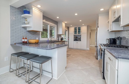 Littleton House | Stunning Views! New Luxury Home, 2 Boat & 2 PWC Lifts, Beach, 5 Suites w/Baths