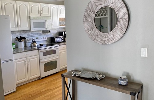 Destin House | Stunning views of Destin harbor, PRIVATE BOAT SLIP, walk to beach. Crab Island!