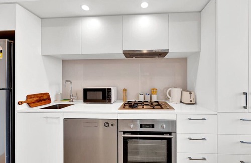 Melbourne Central Business District Apartment | Stunning Views - Spacious CBD Sky Escape
