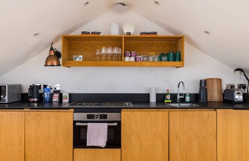 Colville Apartment | Stunning views, top floor flat