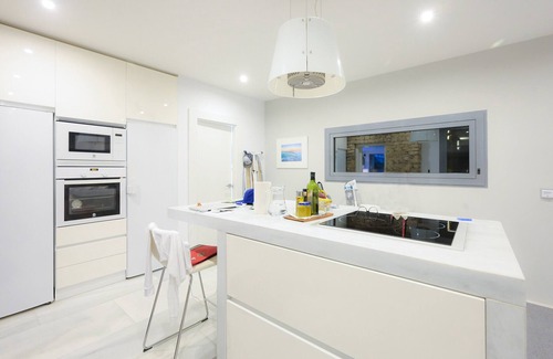 Atlanterra Villa | Stunning Villa 4 minutes from the beach - Renovated in 2023 | 9 PAX
