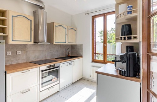 Port Guillaume House | Stunning villa for 5 guests with WIFI, TV, terrace and parking