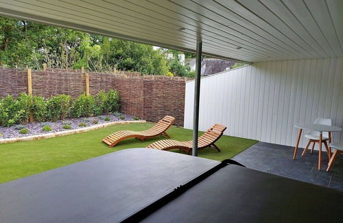Liverton House | Stunning villa for 2 people with WIFI, hot tub