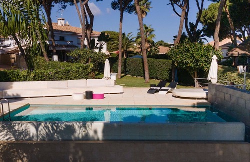 Cabopino House | Stunning villa for 10 people with A/C, private pool, WIFI and patio