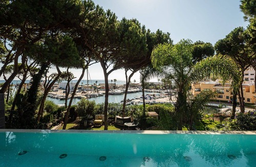 Cabopino House | Stunning villa for 10 people with A/C, private pool, WIFI and patio