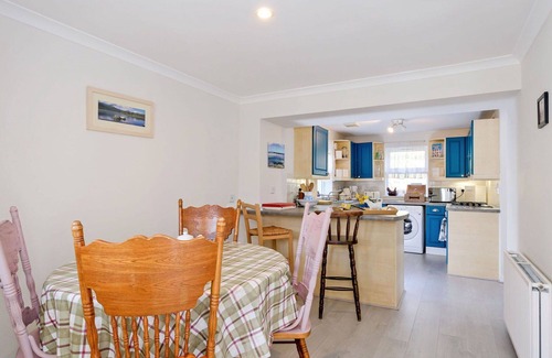 Inverurie House | Stunning villa for 4 people with WIFI and parking