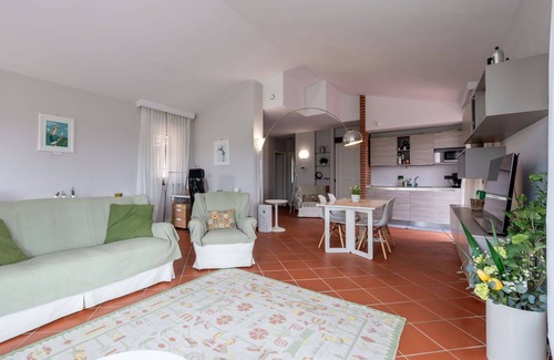 Barolo House | Stunning villa for 4 guests with WIFI, TV, terrace, panoramic view and parking