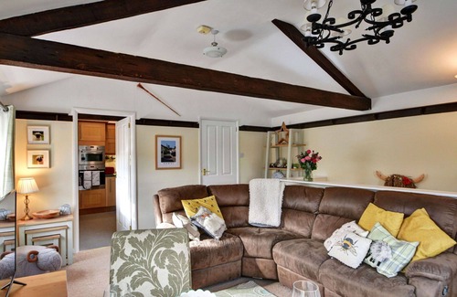 Hawes House | Stunning villa for 4 people with WIFI, pets allowed and parking