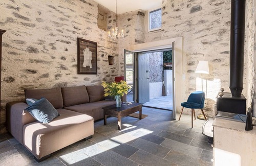 San-Giuliano House | Stunning villa for 5 guests with A/C, WIFI, terrace, pets allowed and parking