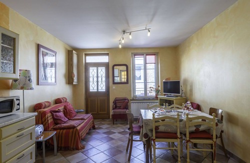 Yport House | Stunning villa for 5 guests with TV, terrace and parking
