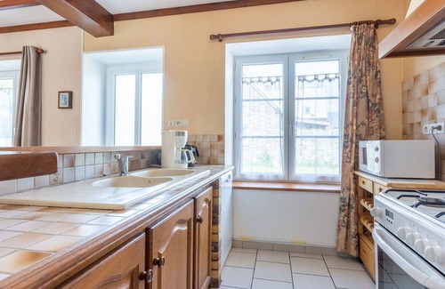 Portbail House | Stunning villa for 6 guests with WIFI, TV, terrace, pets allowed and parking