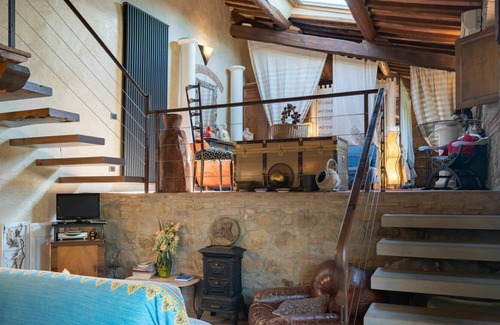 Twist Villa | Stunning villa for 6 people with WIFI, private pool, TV, patio, pets allowed and parking