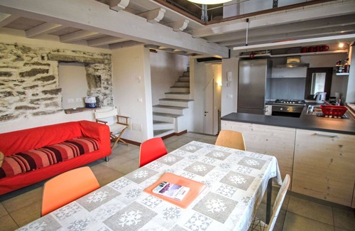 Bracchio House | Stunning villa for 6 guests with TV and patio