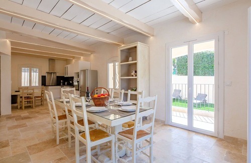 Bauduen House | Stunning villa for 8 guests with WIFI, TV, terrace, pets allowed and parking