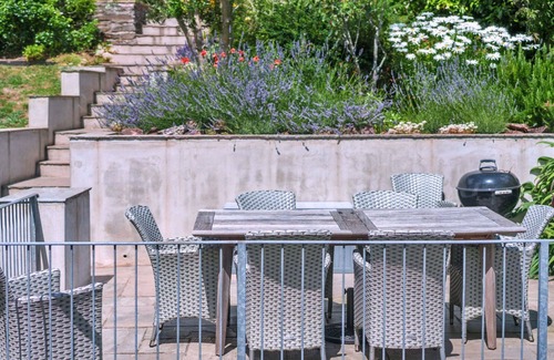 Cawsand House | Stunning villa for 8 guests with WIFI, terrace and pets allowed