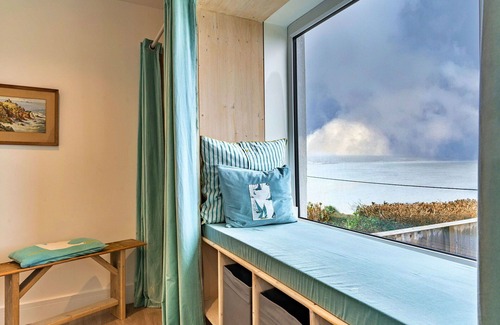 Mousehole House | Stunning villa for 8 guests with WIFI and terrace