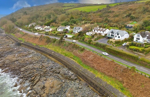 Mousehole House | Stunning villa for 8 guests with WIFI and terrace