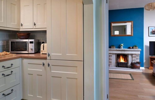 Dyffryn Ardudwy House | Stunning villa for 6 guests with WIFI, pets allowed and parking