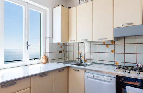 Ospedaletti House | Stunning villa for 7 guests with private pool, WIFI, TV and terrace