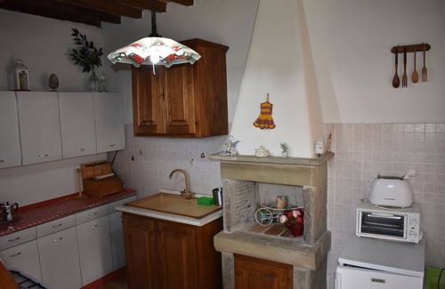 Volerrano Villa | Stunning villa for 7 guests with WIFI, pool