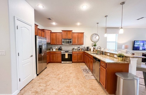 Davenport Villa | Stunning Villa! Free Pool Heat, Spa, Grill, Baby Gear, EV –No Rear Neighbors!